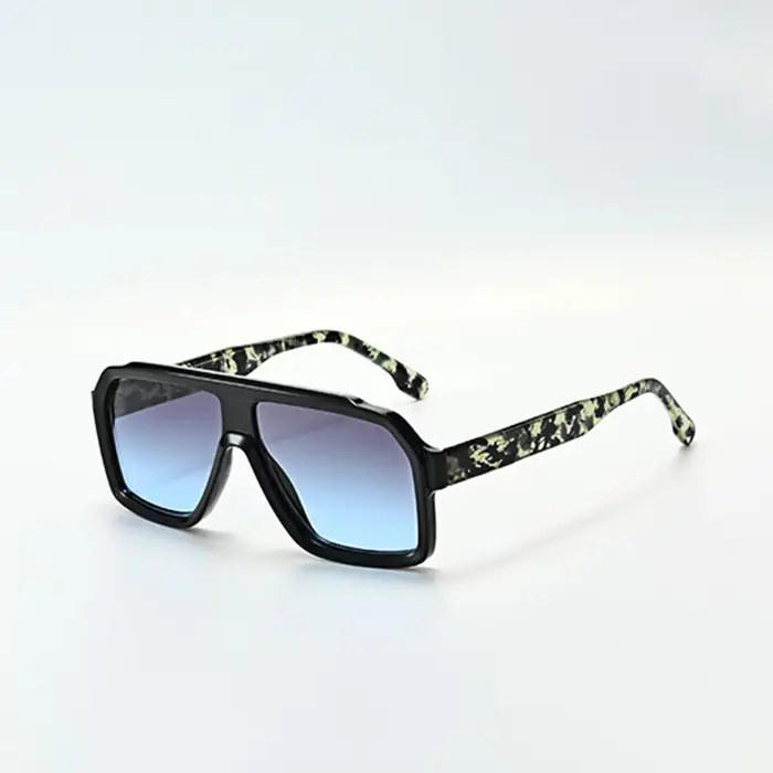 Nouvelle mode femmes marque concepteur de luxe lunettes de soleil Sexy cadre carré oeil de chat lune