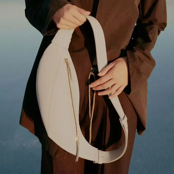 Sac à bandoulière en cuir de vache lisse de style français, sac en corne à la mode, nouvelle collect