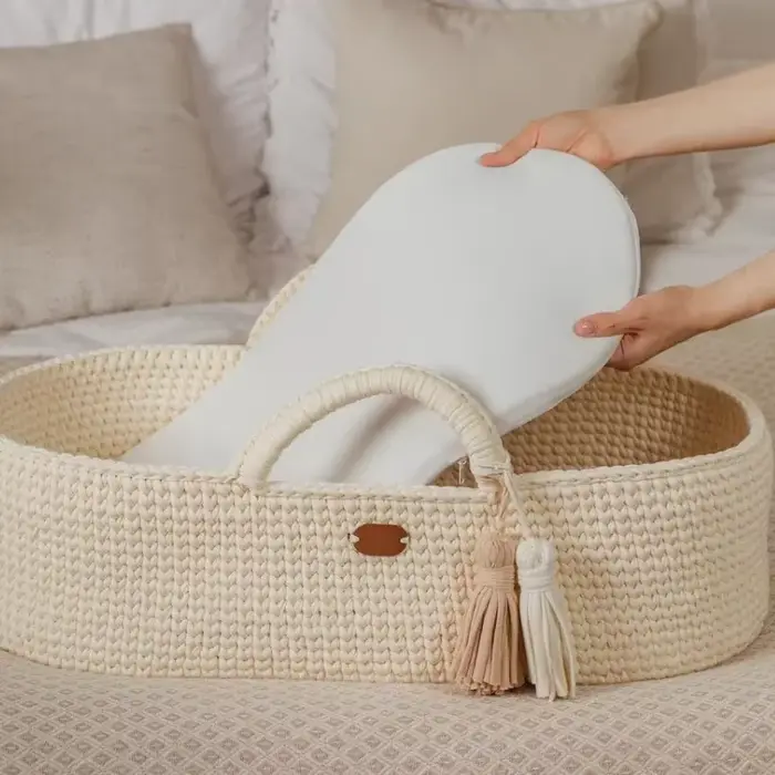Matelas de berceau en mousse de coton biologique pour bébé avec doublure en feuille supplémentaire pour berceau panier allaitement sécurité douceur confort hypoallergénique