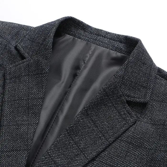 Le nouveau blazer classique rayé, style business casual, avec poches, convient à un usage quotidien 