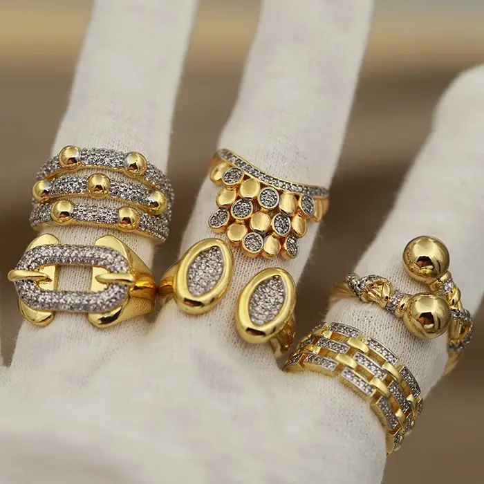 Nouveaux accessoires de vue zircone perles métalliques anneaux ouverts pour les femmes de luxe crist