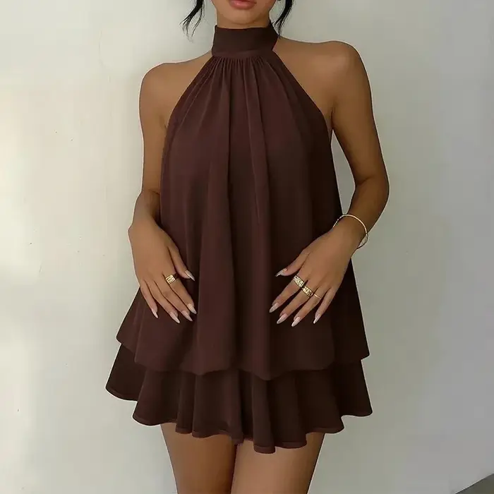 Robe mini élégante en mousseline de soie à col halter sans manches et à volants superposés pour femm