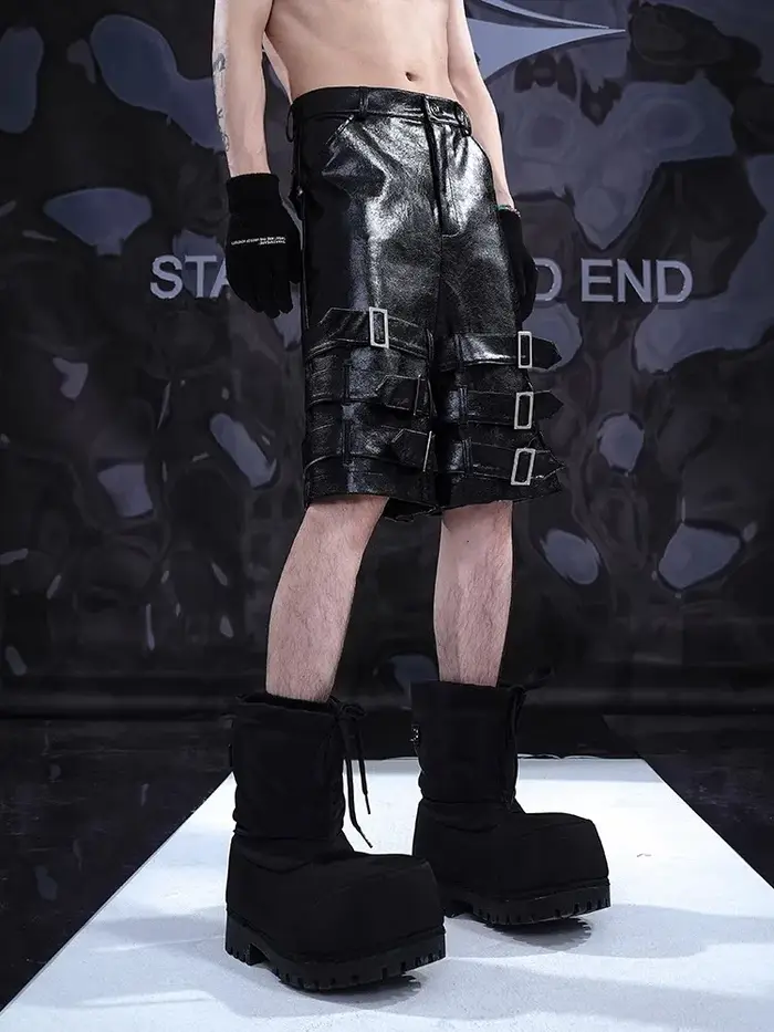 Mauroicardi printemps été noir Pu cuir Shorts pour hommes avec de nombreuses ceintures hommes avec t