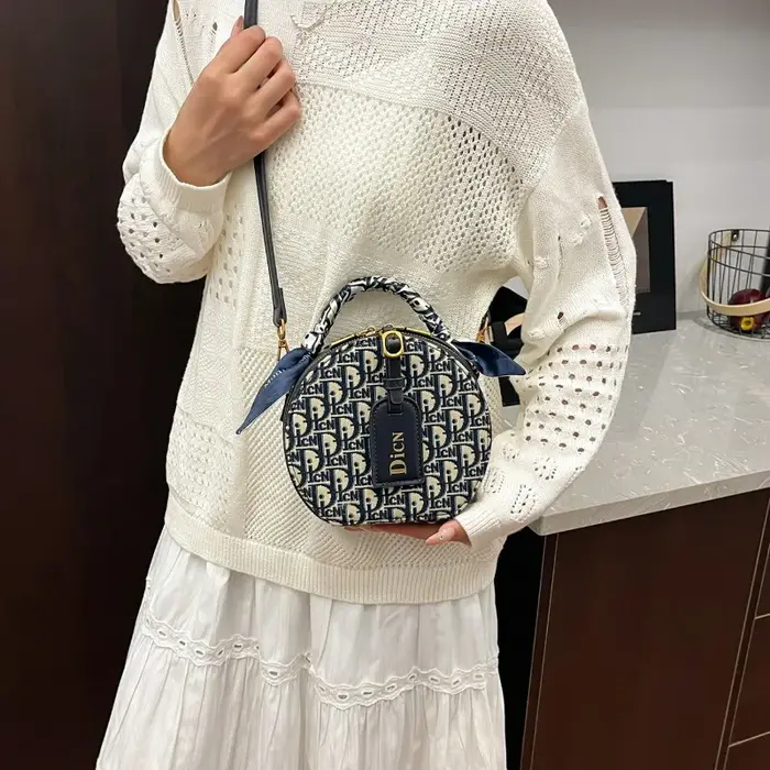 Sac à bandoulière jacquard brodé avec lettres, en soie, nouvelle collection 2025, tendance, petit sa