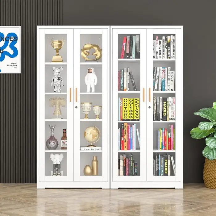 Vitrine avec portes en verre, 71'' de hauteur, avec serrure, en métal et verre, pour objets de colle