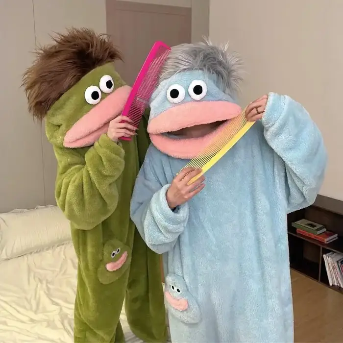 Pyjama de dessin animé automne-hiver pour couple, combinaison fantaisie à capuche monstre à bouche é