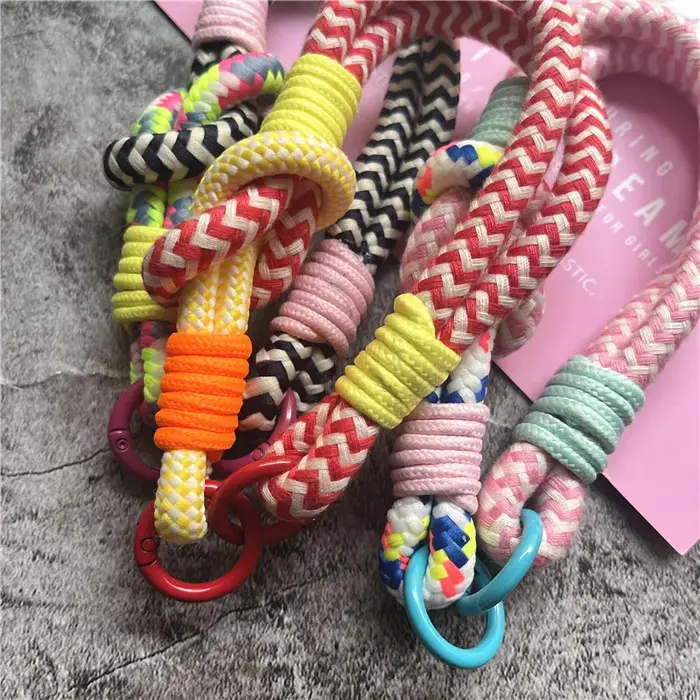 Porte-clés contrastés, accessoires de luxe pour clés de voiture, breloques pour sacs à main, cadeau 