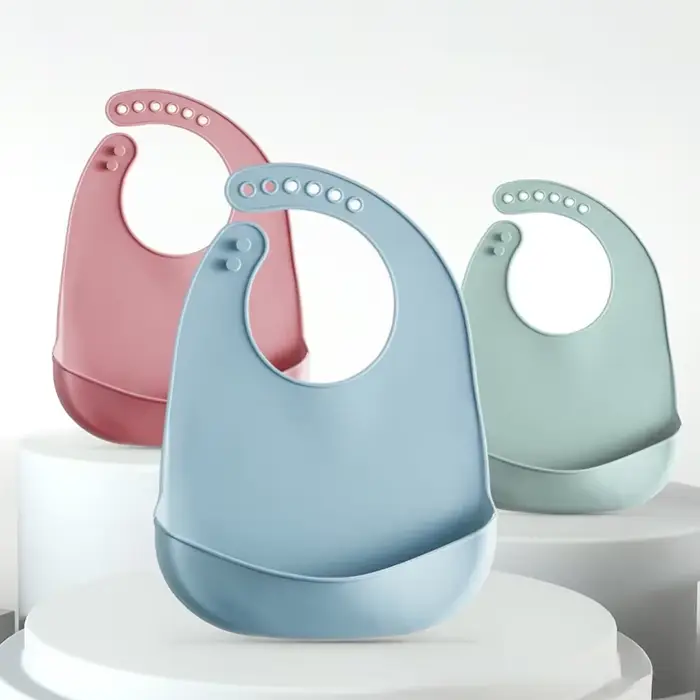 Bavoir bébé réglable imperméable bavoirs bébés doux comestible Silicone nouveau-né salive dégoulinan