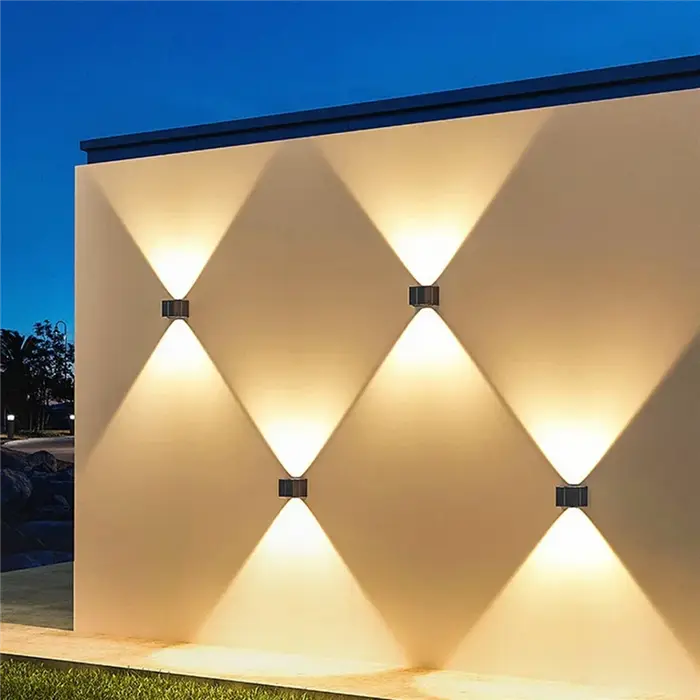Lumières extérieures applique murale solaire éclairage extérieur haut-bas lampe à LED lampes de lava