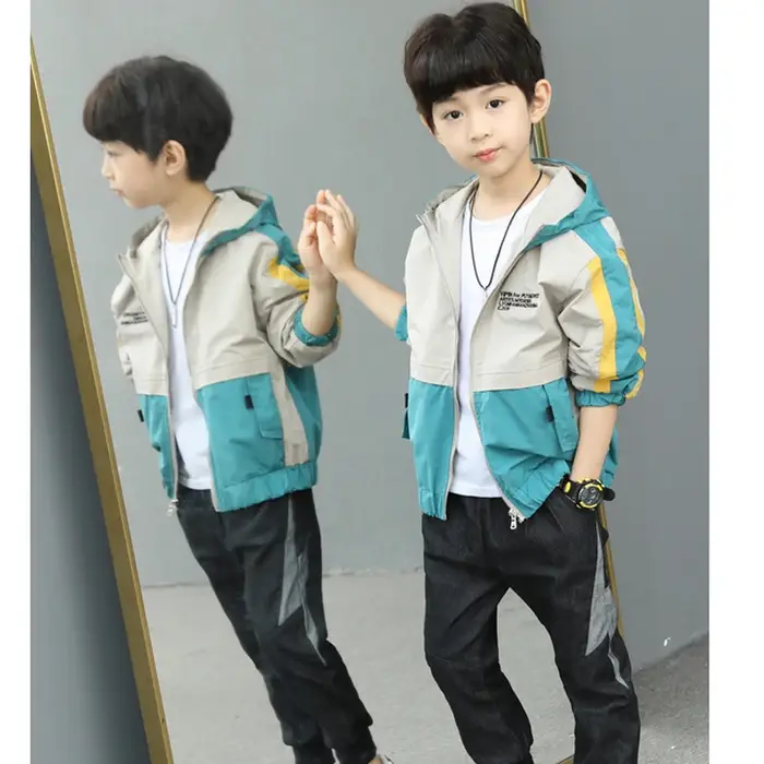 Manteau d'épissure pour garçons, beau coupe-vent à capuche avec lettres imprimées pour enfants de 4 