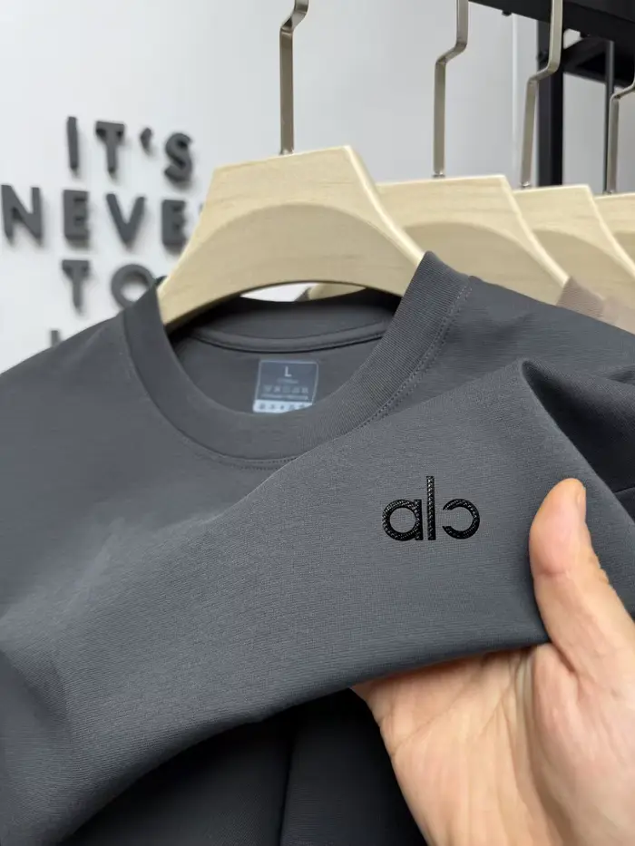 T-shirt à col rond avec badge lettres, nouvelle collection été, marque de mode de luxe, personnalisé