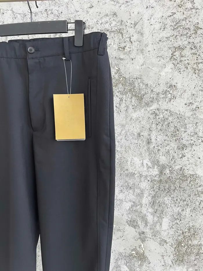Bermuda en laine TOP-YAMAMOTO, une niche de style japonais avec un vêtement de travail à taille étir
