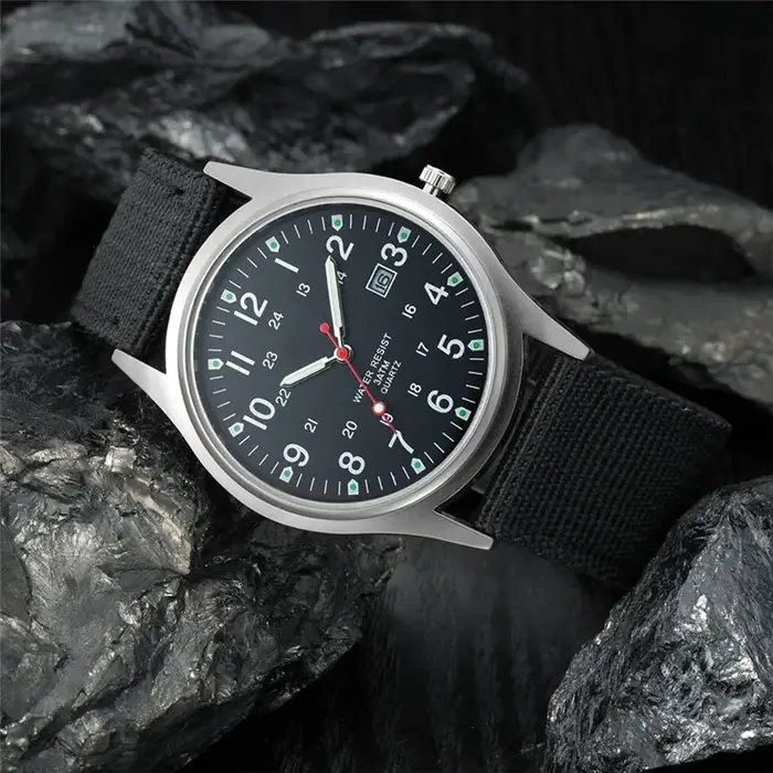 Garçons marque pas cher montres hommes mode décontracté bracelet en Nylon sport armée cadeaux Date Q