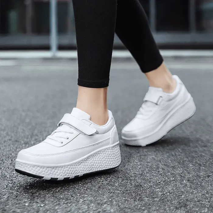 Mode clignotant patins à roulettes chaussures en cuir noir blanc haute qualité patins à roulettes ga
