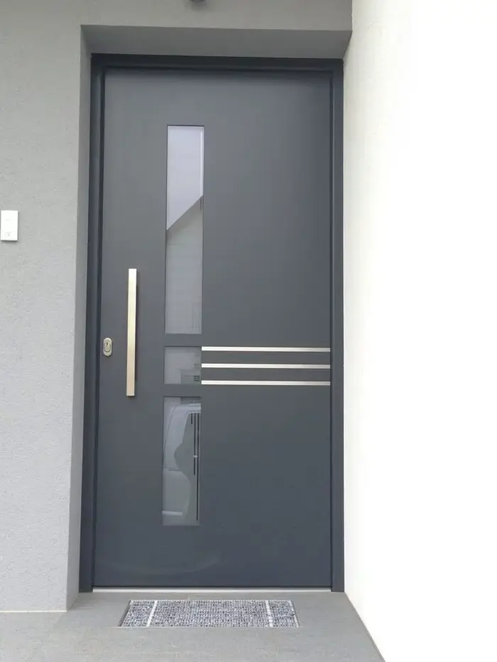 Porte d'entrée personnalisée en aluminium et métal avec verre trempé pour villa moderne et sécurité maximale