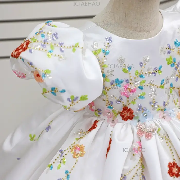 Robe de princesse blanche faite main avec appliques pour enfants, tenue de cérémonie pour filles, id
