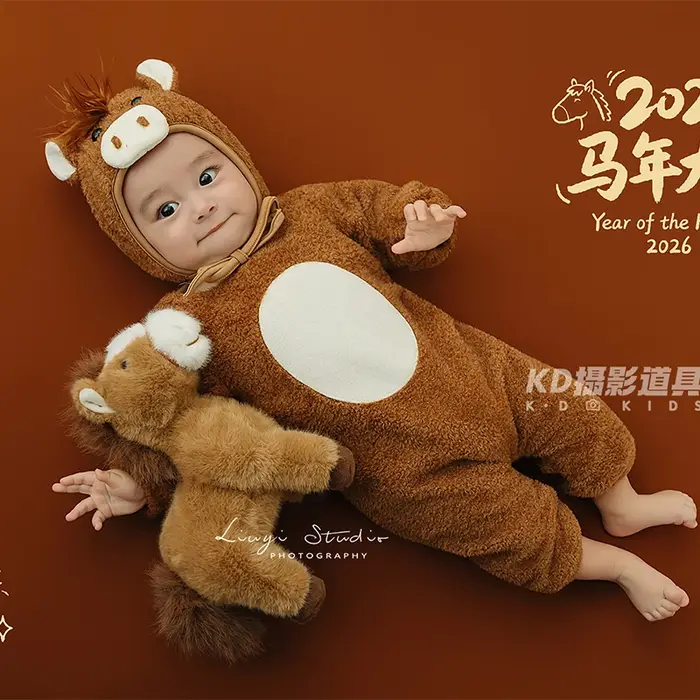 Tenue de photographie pour nouveau-né en forme de cheval avec accessoires en peluche, adorable ensem