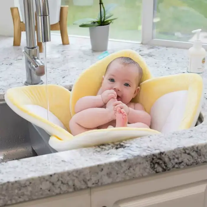 Siège de Bain Enfant en Forme de Fleurs Lotus Pour Bébé Confort Sécurité Bain Décoration Occasionnels Pratique Entretien Facile