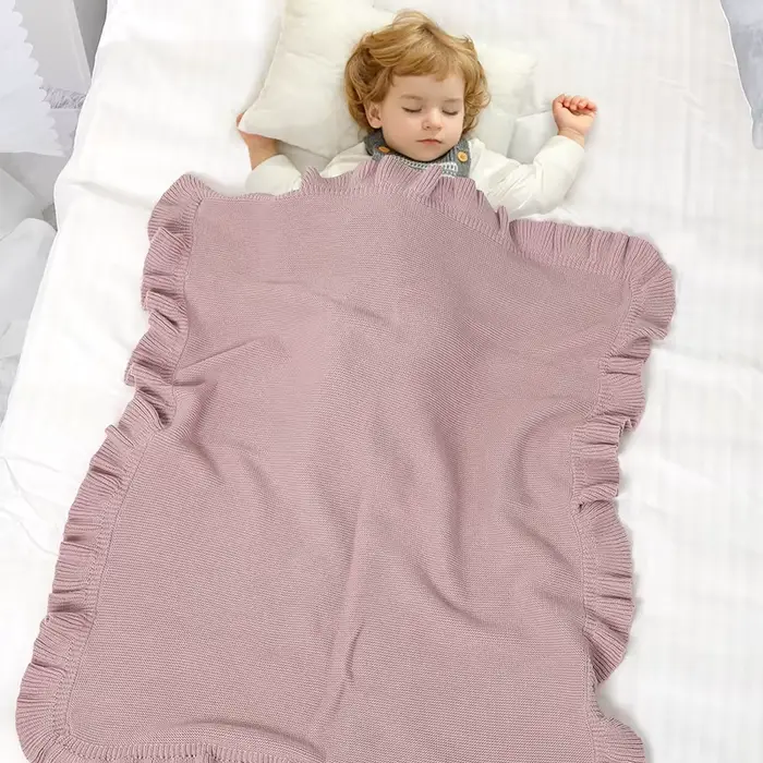 Couverture tricotée 90x70cm pour nouveau-né douce et solide pour berceau poussette et lit de voyage confort pour enfant et bébé design épuré et résistant aux lavages