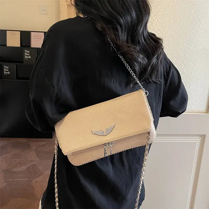 Sac à bandoulière matelassé élégant et compact, style vintage minimaliste, sac à main de luxe aborda