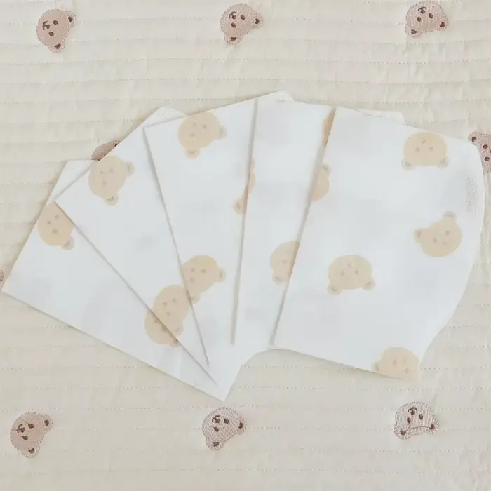 Paquet de 50 bavoirs jetables pour bébés âgés de 6 mois à 2 ans, bavoir d'alimentation ours de dessi