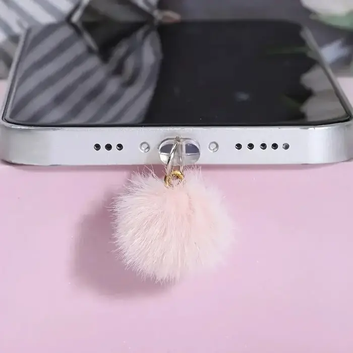 Bouchon Anti-Poussière en Silicone Boule Peluche Décoration Tél Personnalisée Occasions Spéciales Protection Port