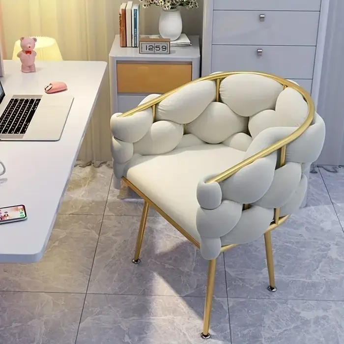 Coiffeuse élégante pour filles, chaise à dossier parfaite pour le maquillage de la chambre à coucher