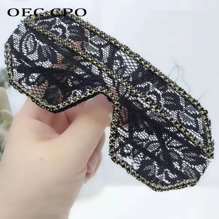 Une pièce lunettes de soleil en dentelle florale femmes Punk grand cadre diamant lunettes de soleil 