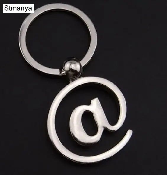 Porte-clés en métal avec lettres