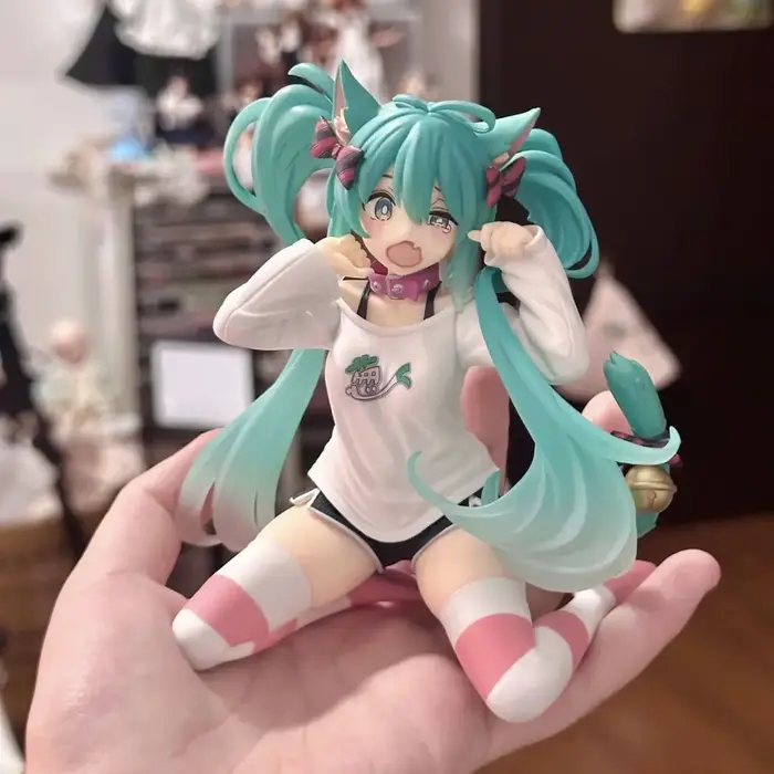 2026 ** 12 cm Anime Hatsune Miku figurine avec oreille de chat à manches longues vêtements PVC modèl