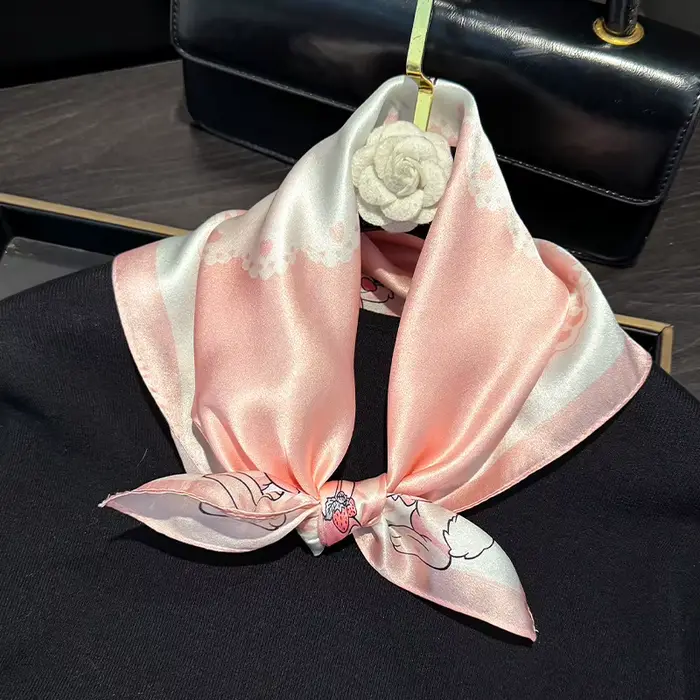 Écharpe de cou en soie 100% naturelle pour bébé de 0 à 12 ans, pour enfants, garçons et filles, imprimé lapin mignon, foulard doux pour cheveux