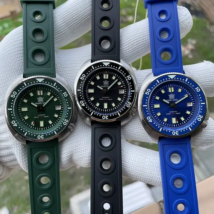 Montre de plongée pour homme SD1970 Steeldive, cadran Sunray, bracelet à fermoir fraisé, boîtier de 