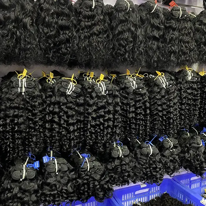 Bundles de cheveux humains bouclés longs pour femmes, cheveux bruts indiens, vague profonde, extensi